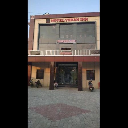 Hotel Yoran Inn & Restaurant By Wb Inn Sadabad Buitenkant foto