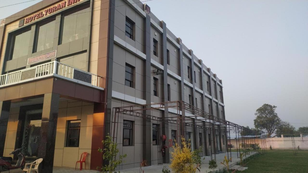 Hotel Yoran Inn & Restaurant By Wb Inn Sadabad Buitenkant foto